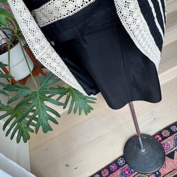 ANN TAYLOR Women’s Black Off-white Lace Peasant A Line Full Skirt sz 4 - Picture 8 of 13